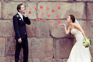 жених и невеста воздушные поцелуи идеи фото