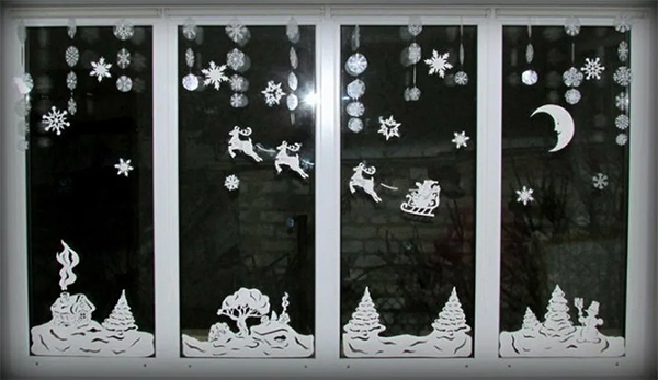 пример окна с украшением трафарета вытыканка